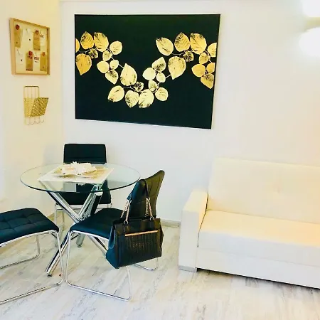 Sweet Holiday Apartment *