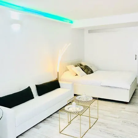 Sweet Holiday Apartment